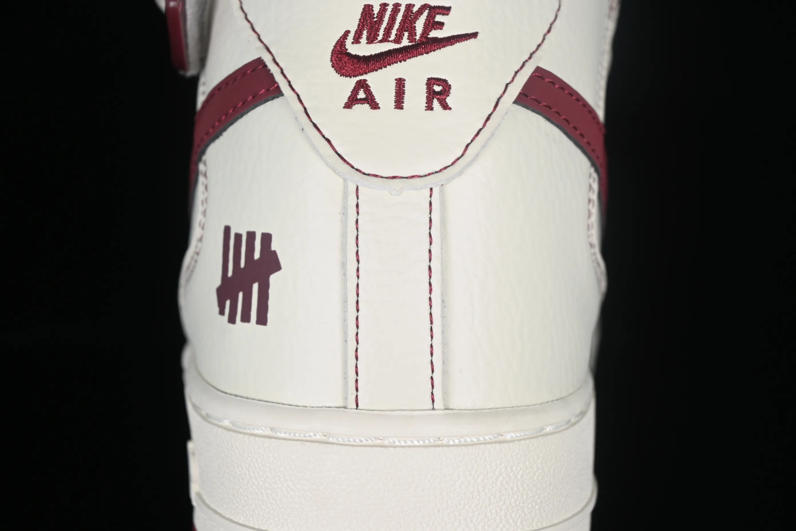 All categories Nk Air Force 1 Air Force series Nk Air Force 1 Mid Air Force mid-top Undefeated x Nk Air Force 1'07 Mid beige white red Air Force 1 mid-top casual sneakers UW2369-015